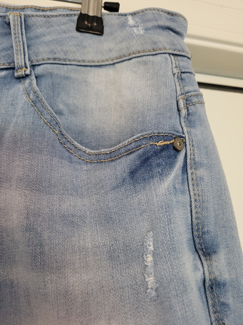Democracy Flex-ellent Light Blue Cropped Jeans with Multicolor Scalloped Hem - Picture 11 of 14
